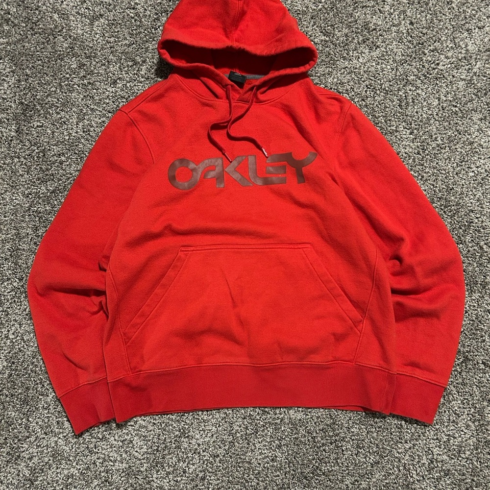 Vintage Oakley Men's Red Hoodie